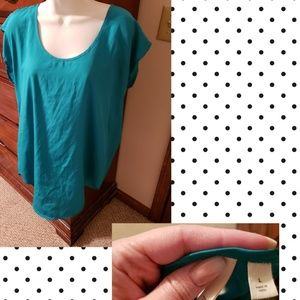 teal blouse